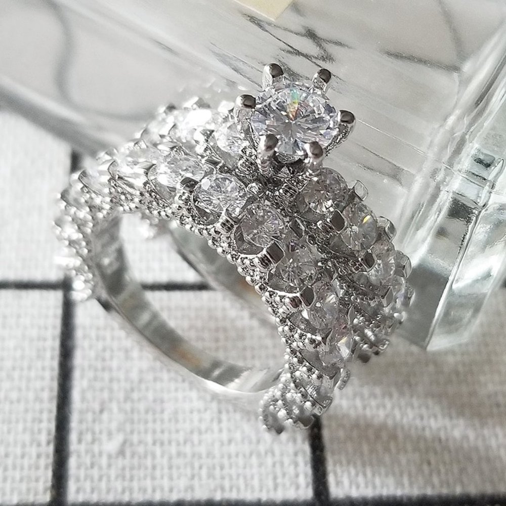 NEW Luxury 925 Sterling Silver Diamond Ring Set - Picture 2 of 8